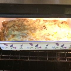 A picture of Tuna bake serves 5.