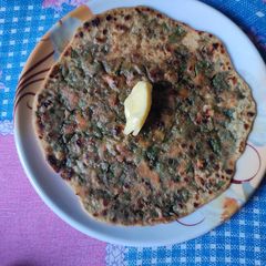 Palak parantha A picture of Palak parantha.