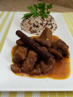 Una foto de Ternera en salsa con canela