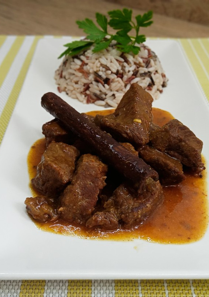 Una foto de Ternera en salsa con canela