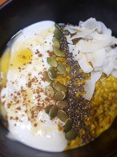 Foto principal de Porridge cúrcuma latte