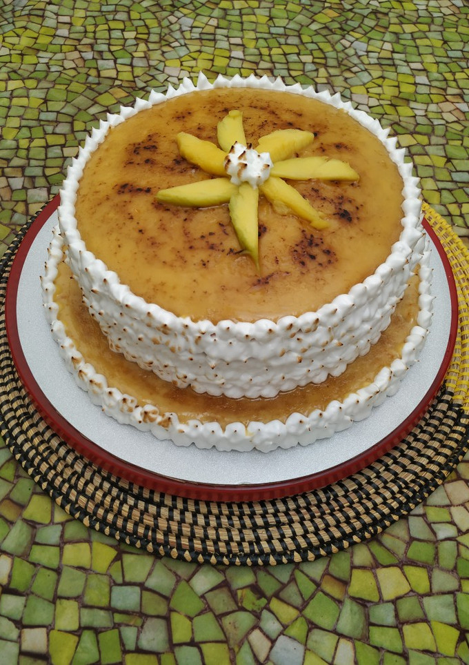 Una foto de Tarta de mango curd y merengue (sin lactosa)