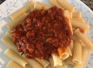 Una foto de Tortiglioni No 20 con salsa de tuco