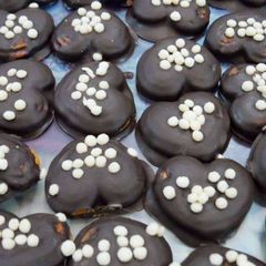 A picture of Chocolate Heart Biscuits.