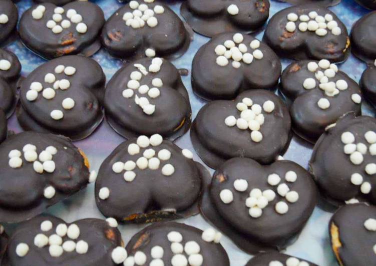 Recipe of Speedy Chocolate Heart Biscuits