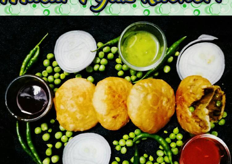Matar pyaz kachori