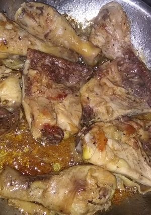 A picture of Lemon and herb pan roast chicken.