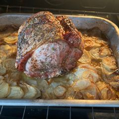 A picture of Mom's pork roast and potatoes.