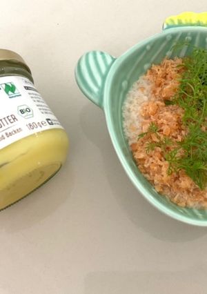 Hình của món Cháo Yến Mạch Cá Hồi Rau Ngót.