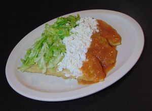 Una foto de Cómete a México no a su gente(quesadillas fritas o empanadas)