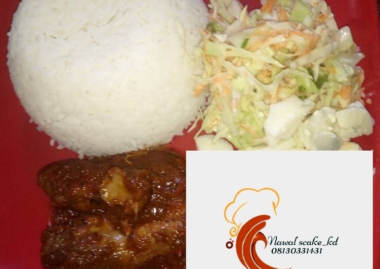 White rice with stew and salad