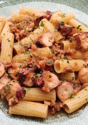 Una foto de Pasta con ragú de pulpo