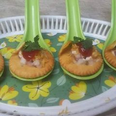 A picture of Monaco Biscuit Chaat Canapeas.