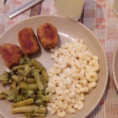 Comida completa para niños. Croquetas de atún, pasta y verduras Receta de  Elena Jasso Sanchez- Cookpad