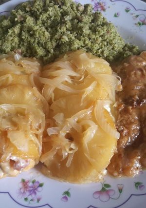 Foto principal de Pollo con piña y bacon