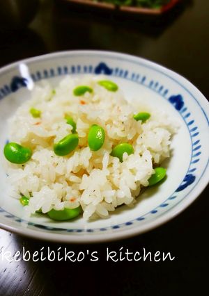 A picture of Pink-tinged Fermented Krill Edamame Rice.