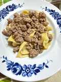 Ravioli mela castagne e formaggio al ragù di salsiccia