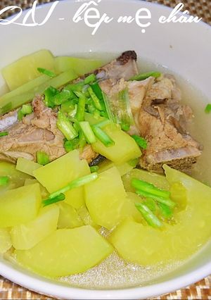 Hình của món Đu đủ xanh hầm xương.