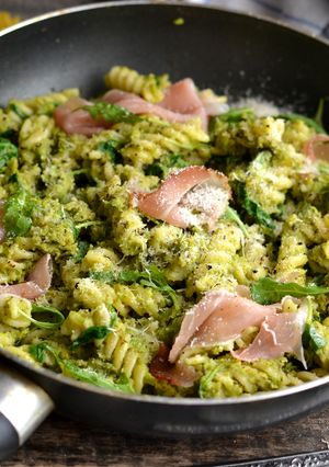 Zöldborsópesztós tészta recept fotója