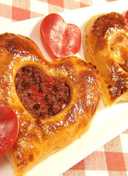 Easy with Frozen Puff Pastry Heart-shaped Meat Pie