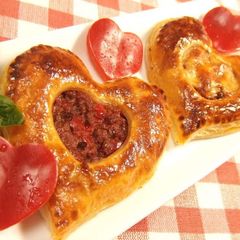 A picture of Easy with Frozen Puff Pastry Heart-shaped Meat Pie.