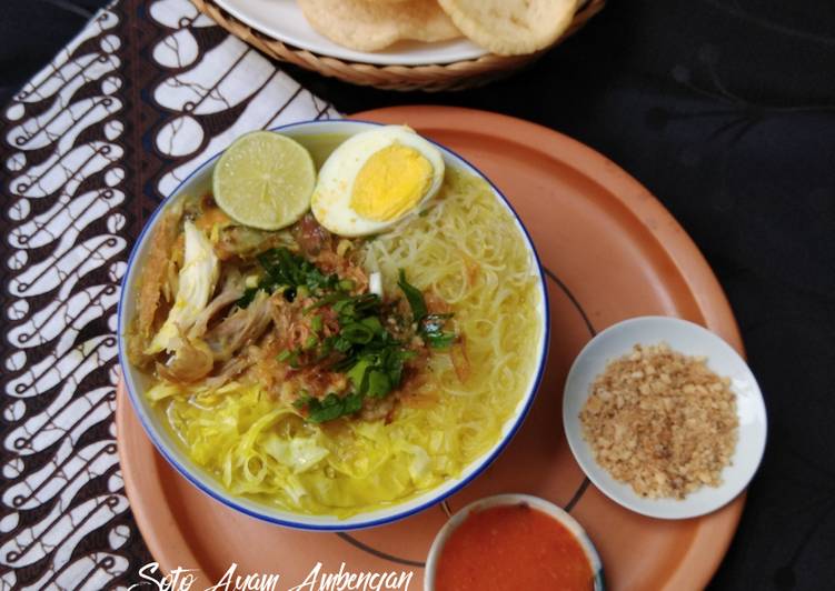 Bagaimana Menyiapkan Soto Ayam Ambengan Yang Laziss