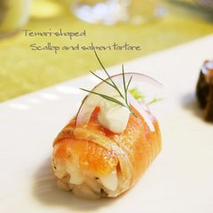 A picture of Scallop & Salmon Tartare Sushi Balls.