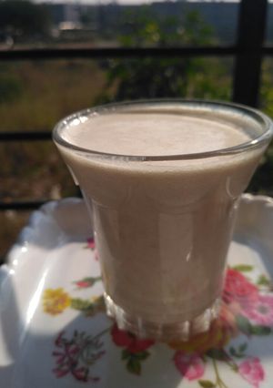 ડ્રાય ફ્રૂટ્સ મિલ્ક શેક (dry Fruit Milkshake Recipe In Gujarati) રેસીપી મુખ્ય ફોટો