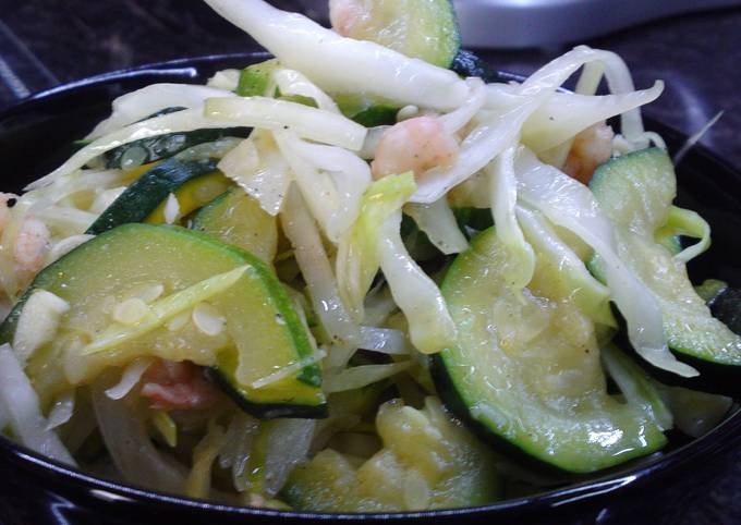 How to Prepare Favorite Sauteed Zucchini-Cabbage with Shrimps