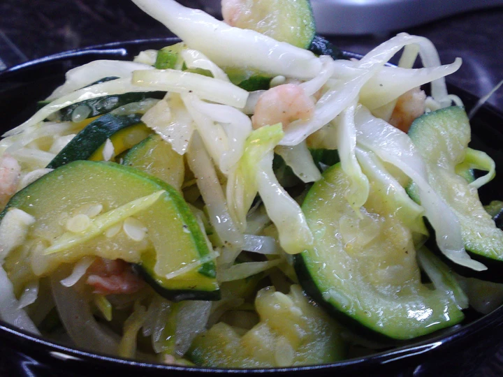 Recipe Sauteed Zucchini-Cabbage with Shrimps which Delicious