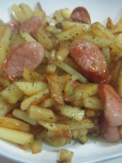 A picture of Done in a Flash! New Potatoes Stir-Fried with Butter-Curry Seasoning.