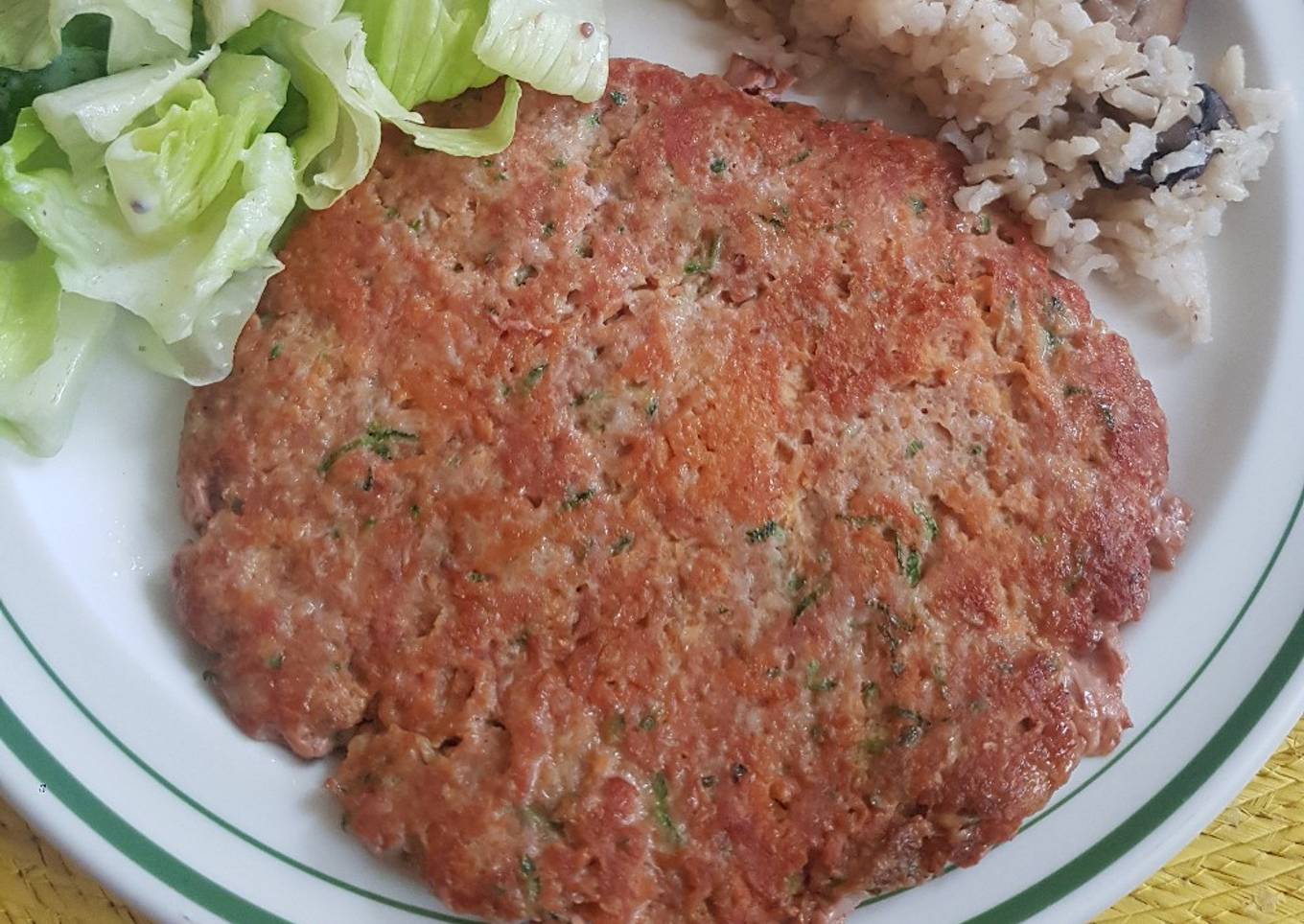 Bistecs de carne molida y verdura