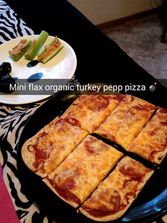 A picture of Flax seed flat bread pizza.