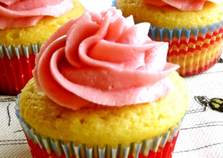 Recipe of Speedy Classic American Vanilla Cupcakes