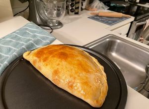 Una foto de Tarta de pollo y espinaca súper cremosa (masa casera!)