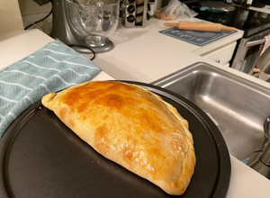 Una foto de Tarta de pollo y espinaca súper cremosa (masa casera!)