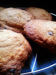 A picture of Simple chocolate chip cookies.