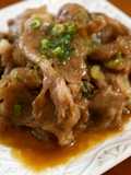 Beef Rice Bowl Made of Thinly Sliced Sukiyaki Meat