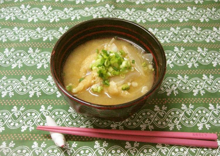 Recipe of Perfect Miso Soup with Sweet Onion and Aburaage