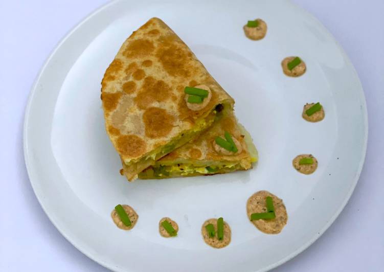 How to Make Any-night-of-the-week Potato and Cottage Cheese Chapati Parcel