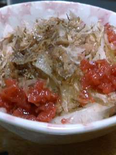 A picture of Sliced Onion with Umeboshi.