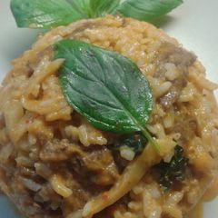 Red beef curry fried rice A picture of Red beef curry fried rice.