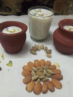 મસાલા વાળું દૂધ (Masala Milk Recipe In Gujarati) રેસીપી મુખ્ય ફોટો