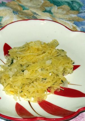 A picture of Easy Spaghetti Squash.