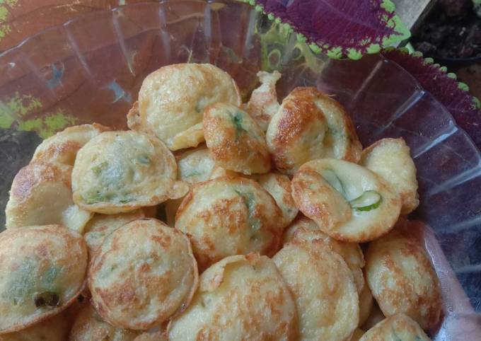 Resep Martabak Telur Mini Jajanan Sd Oleh Herlyna Dhitian Cookpad