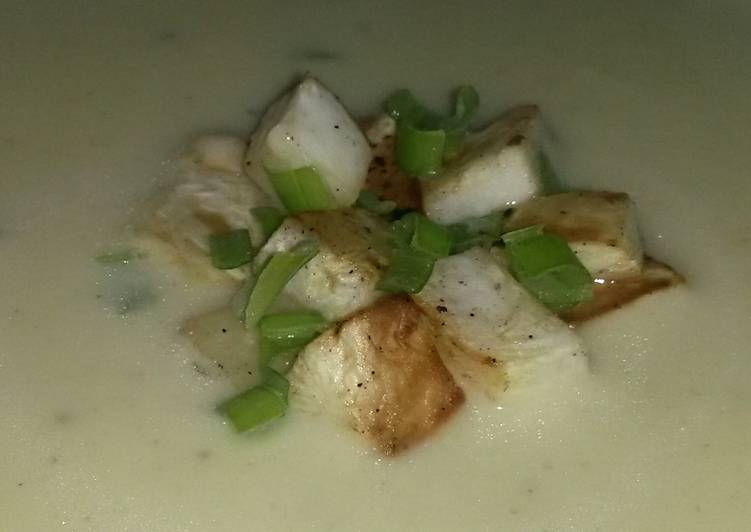 Step-by-Step Guide to Sig&#39;s Celeriac Soup with Leeks and Stilton Cheese