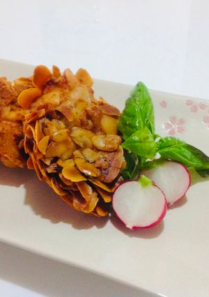 Una foto de Pollo frito con almendras🇺🇾🇯🇵鶏むね肉のアーモンド揚げ