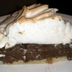 A picture of Old-Fashioned Chocolate Pie.