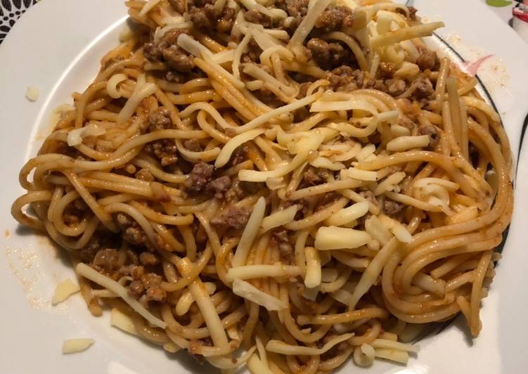 Spaguetis con carne picada