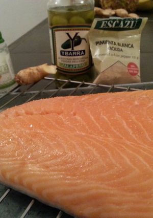 A picture of Jalapeño olive baked salmon.